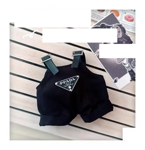 Outfit Prada x Labubu