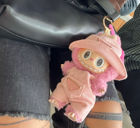 Outfit Prada x Labubu | Rosa